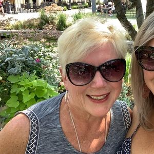 Meet your Posher, Rita